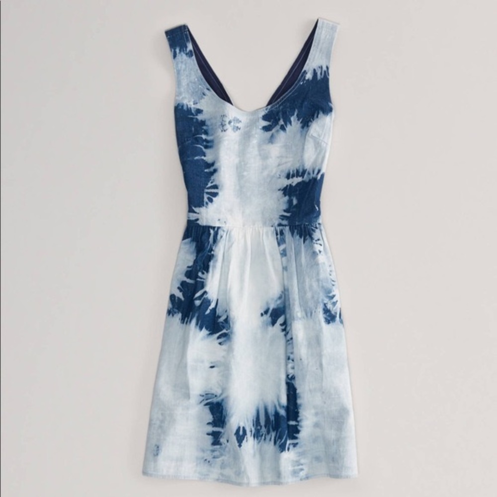 AEO Chanbray Blue & White Tie Dye Sun Dress